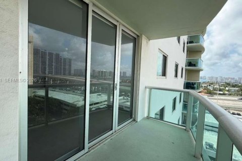 Купить кондоминиум в Санни-Айлс-Бич, Флорида 1 спальня, 93.37м2, № 2048546 - фото 19