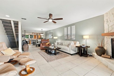 Touwnhouse à vendre à Treasure Island, Floride: 2 chambres, 134.71 m2 № 2418970 - photo 11
