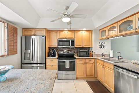 Touwnhouse à vendre à Treasure Island, Floride: 2 chambres, 134.71 m2 № 2418970 - photo 12