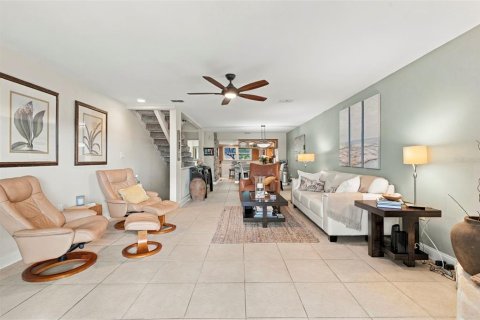 Touwnhouse à vendre à Treasure Island, Floride: 2 chambres, 134.71 m2 № 2418970 - photo 10