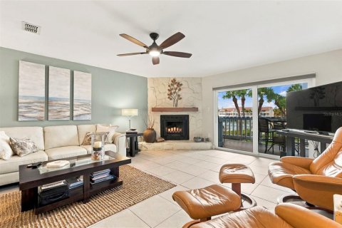 Touwnhouse à vendre à Treasure Island, Floride: 2 chambres, 134.71 m2 № 2418970 - photo 4