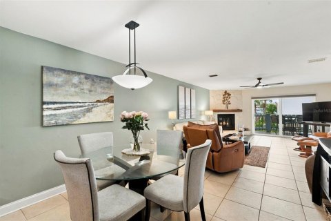 Touwnhouse à vendre à Treasure Island, Floride: 2 chambres, 134.71 m2 № 2418970 - photo 7