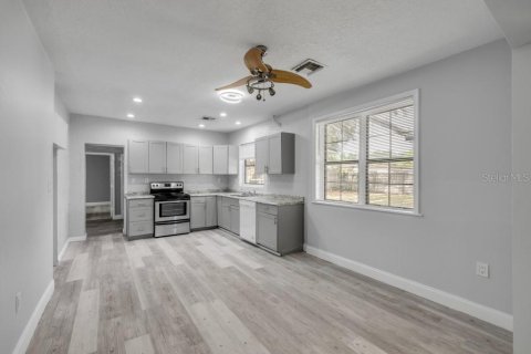 Casa en venta en Fern Park, Florida, 4 dormitorios, 149.2 m2 № 1687197 - foto 8