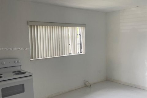 Casa en alquiler en Cutler Bay, Florida, 5 dormitorios, 232.26 m2 № 2023528 - foto 11