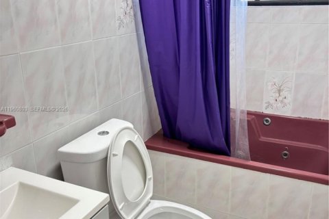 Casa en alquiler en Cutler Bay, Florida, 5 dormitorios, 232.26 m2 № 2023528 - foto 7