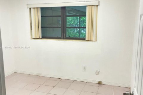 Casa en alquiler en Cutler Bay, Florida, 5 dormitorios, 232.26 m2 № 2023528 - foto 9