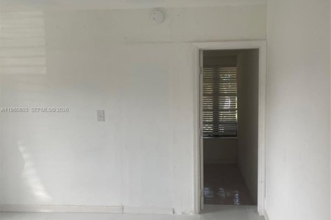 Casa en alquiler en Cutler Bay, Florida, 5 dormitorios, 232.26 m2 № 2023528 - foto 12