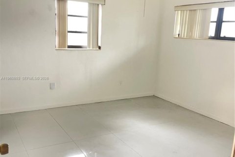 Casa en alquiler en Cutler Bay, Florida, 5 dormitorios, 232.26 m2 № 2023528 - foto 10