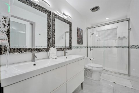 Casa en alquiler en Dania Beach, Florida, 5 dormitorios, 185.8 m2 № 2078067 - foto 29