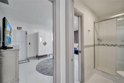 Casa en alquiler en Dania Beach, Florida, 5 dormitorios, 185.8 m2 № 2078067 - foto 18
