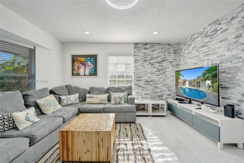 Casa en alquiler en Dania Beach, Florida, 5 dormitorios, 185.8 m2 № 2078067 - foto 6