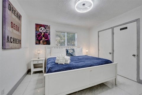 Casa en alquiler en Dania Beach, Florida, 5 dormitorios, 185.8 m2 № 2078067 - foto 21