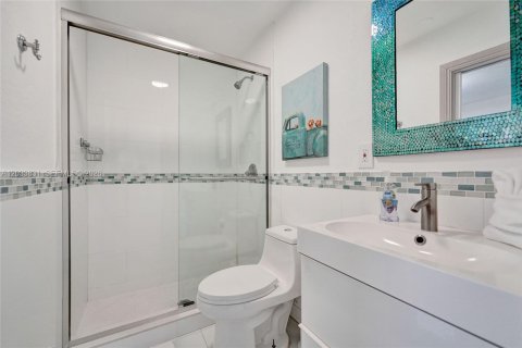 Casa en alquiler en Dania Beach, Florida, 5 dormitorios, 185.8 m2 № 2078067 - foto 19
