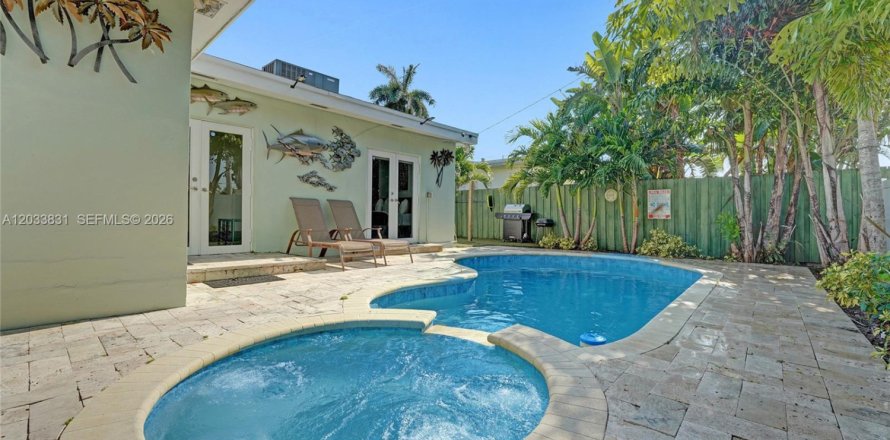 Casa en Dania Beach, Florida 5 dormitorios, 185.8 m2 № 2078067