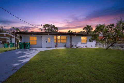 Casa en Englewood, Florida 3 dormitorios, 125.42 m2 № 2304505