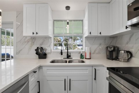 Casa en venta en Englewood, Florida, 3 dormitorios, 125.42 m2 № 2304505 - foto 18