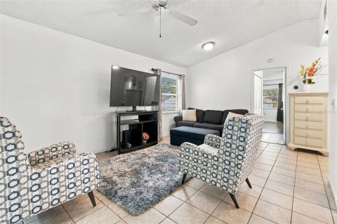 Casa en venta en Zephyrhills, Florida, 2 dormitorios, 103.59 m2 № 2420562 - foto 13