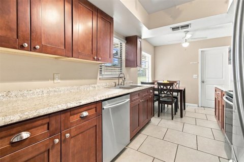 Casa en venta en Zephyrhills, Florida, 2 dormitorios, 103.59 m2 № 2420562 - foto 15