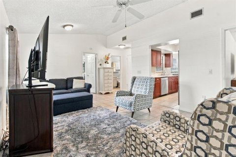 Casa en venta en Zephyrhills, Florida, 2 dormitorios, 103.59 m2 № 2420562 - foto 14
