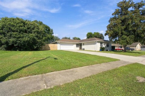 Casa en venta en Zephyrhills, Florida, 2 dormitorios, 103.59 m2 № 2420562 - foto 3