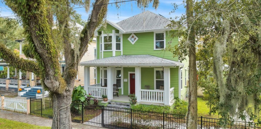 House in Jacksonville, Florida 4 bedrooms, 210.42 sq.m. № 879943