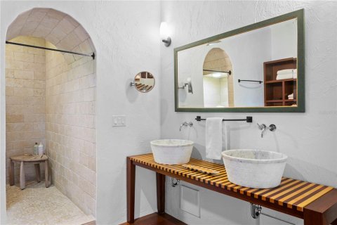Casa en venta en Saint Petersburg, Florida, 7 dormitorios, 1119.1 m2 № 1554490 - foto 20