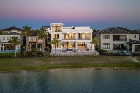 Casa en venta en Four Corners, Florida, 10 dormitorios, 1065.68 m2 № 2387699 - foto 4