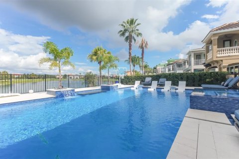 Casa en venta en Four Corners, Florida, 10 dormitorios, 1065.68 m2 № 2387699 - foto 16