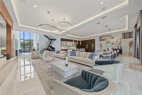Casa en venta en Four Corners, Florida, 10 dormitorios, 1065.68 m2 № 2387699 - foto 29