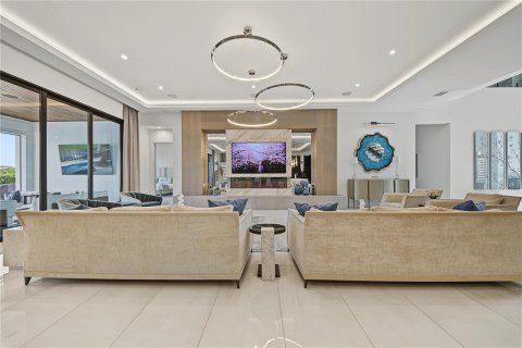 Casa en venta en Four Corners, Florida, 10 dormitorios, 1065.68 m2 № 2387699 - foto 28