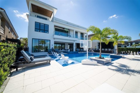 Casa en venta en Four Corners, Florida, 10 dormitorios, 1065.68 m2 № 2387699 - foto 10