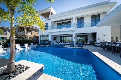Casa en venta en Four Corners, Florida, 10 dormitorios, 1065.68 m2 № 2387699 - foto 15
