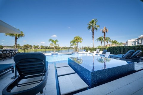 Casa en venta en Four Corners, Florida, 10 dormitorios, 1065.68 m2 № 2387699 - foto 13