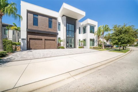 Casa en venta en Four Corners, Florida, 10 dormitorios, 1065.68 m2 № 2387699 - foto 3