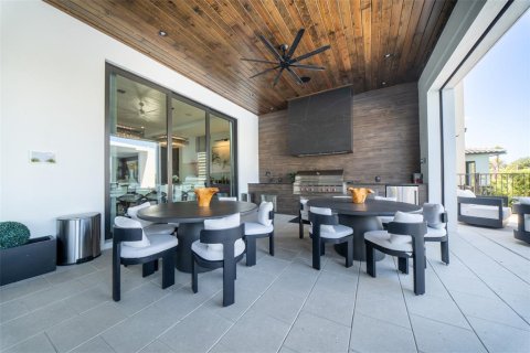 Casa en venta en Four Corners, Florida, 10 dormitorios, 1065.68 m2 № 2387699 - foto 12