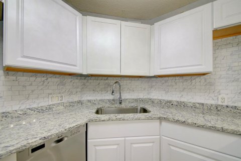 Купить кондоминиум в Сент-Питерсберг, Флорида 4 комнаты, 88.91м2, № 2149119 - фото 7