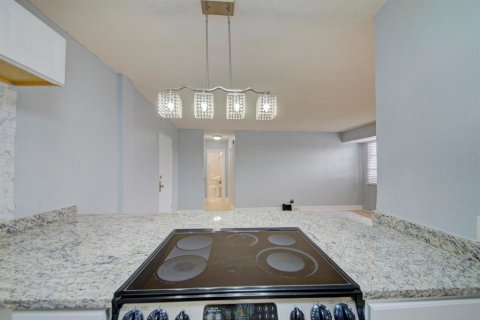 Купить кондоминиум в Сент-Питерсберг, Флорида 4 комнаты, 88.91м2, № 2149119 - фото 9