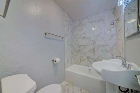 Купить кондоминиум в Сент-Питерсберг, Флорида 4 комнаты, 88.91м2, № 2149119 - фото 19