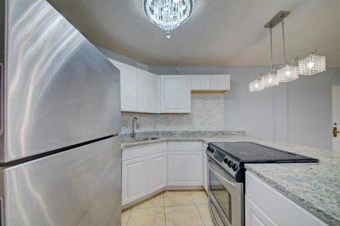 Купить кондоминиум в Сент-Питерсберг, Флорида 4 комнаты, 88.91м2, № 2149119 - фото 8