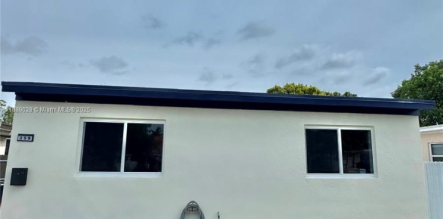 Casa en Hialeah, Florida 4 dormitorios, 128.02 m2 № 1941104