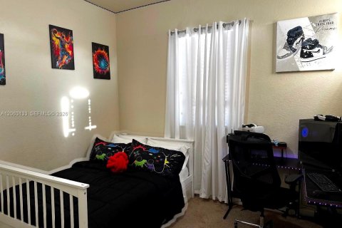 House in Homestead, Florida 4 bedrooms, 271.74 sq.m. № 2278989 - photo 10