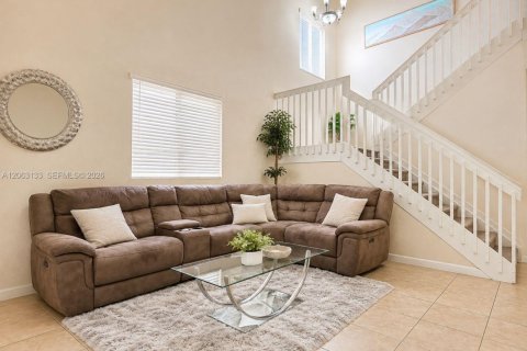 House in Homestead, Florida 4 bedrooms, 271.74 sq.m. № 2278989 - photo 3