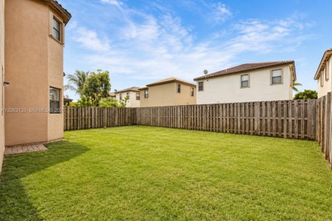 House in Homestead, Florida 4 bedrooms, 271.74 sq.m. № 2278989 - photo 2