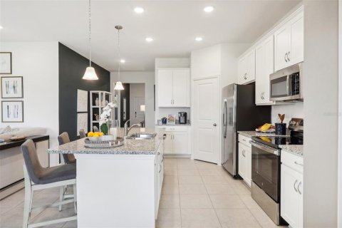 House in Tavares, Florida 3 bedrooms, 147.62 sq.m. № 1871172 - photo 8