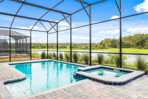 Casa en venta en Kissimmee, Florida, 8 dormitorios, 398.46 m2 № 2054267 - foto 23
