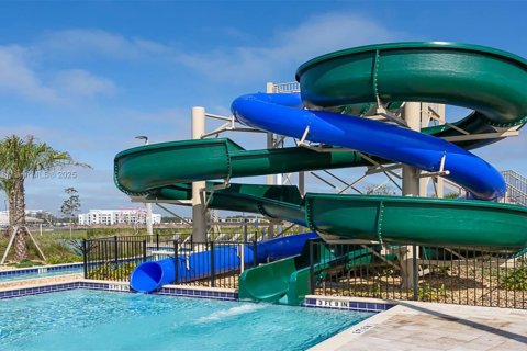 Casa en venta en Kissimmee, Florida, 8 dormitorios, 398.46 m2 № 2054267 - foto 28