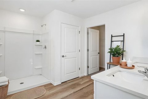 Casa en venta en Weeki Wachee, Florida, 4 dormitorios, 220.27 m2 № 2116523 - foto 9