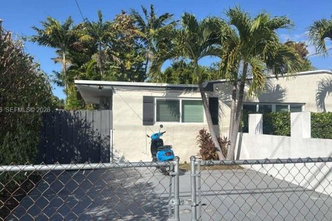 House in Miami, Florida 3 bedrooms, 108.05 sq.m. № 2010968 - photo 10