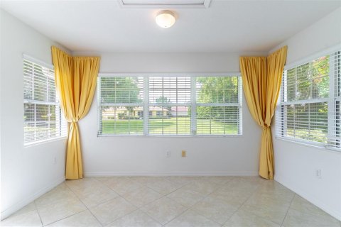 House in Ocala, Florida 2 bedrooms, 134.89 sq.m. № 2216421 - photo 11