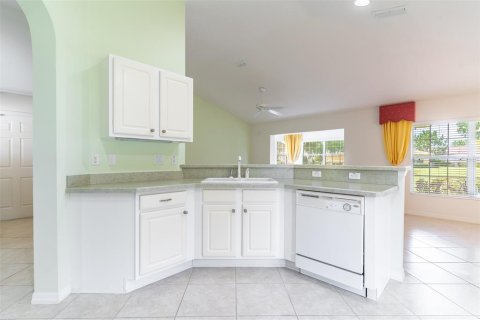House in Ocala, Florida 2 bedrooms, 134.89 sq.m. № 2216421 - photo 18